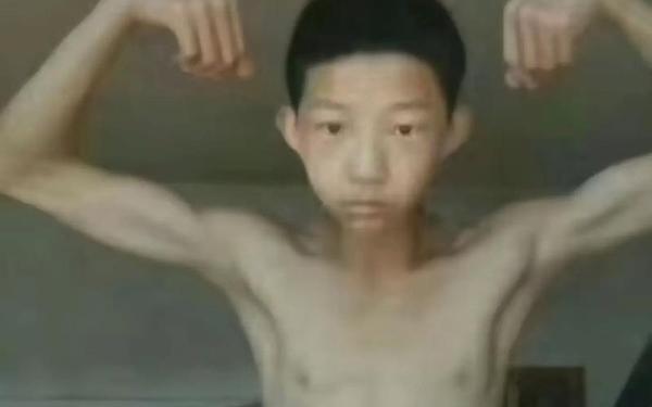 偷偷给你们看看我弟的昆巴 没见过的给你们看看